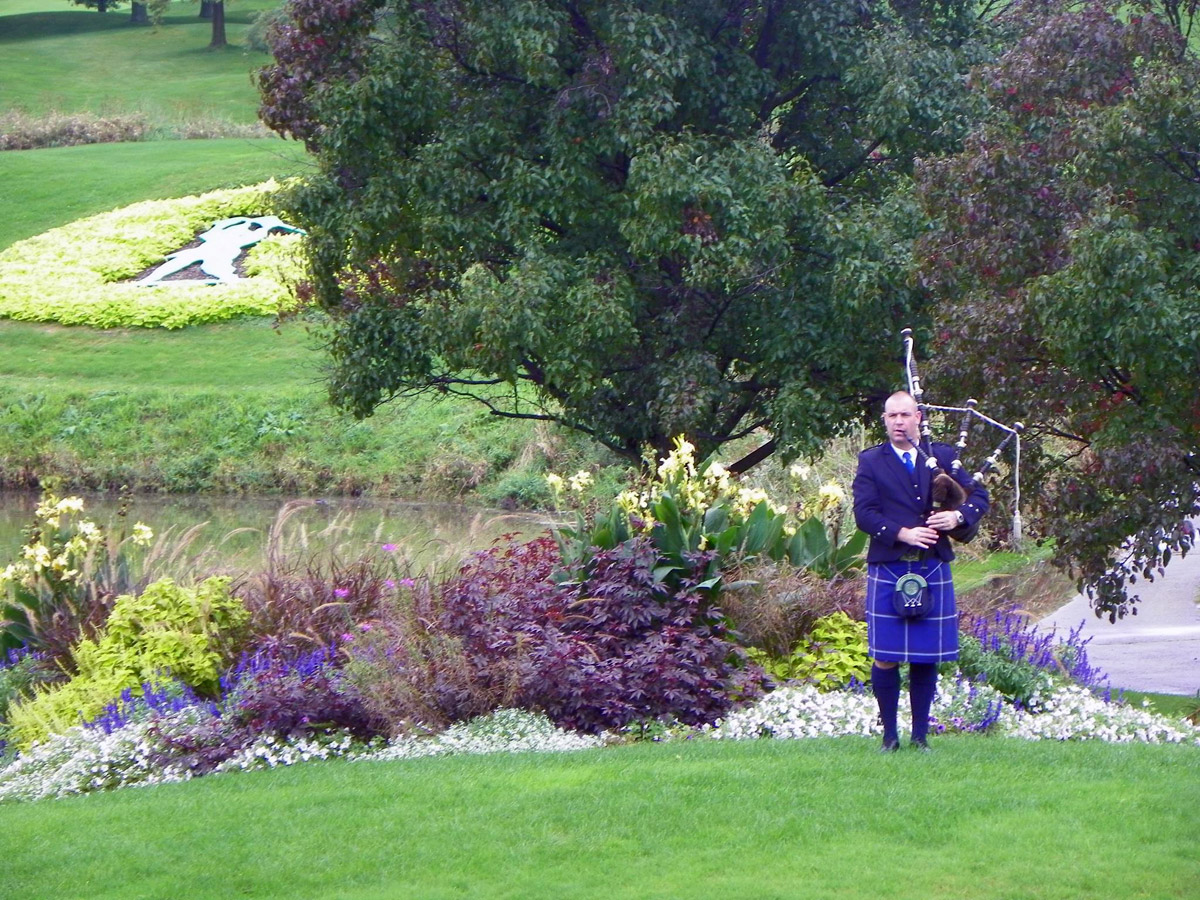 Bagpiper at the Kilted Classic